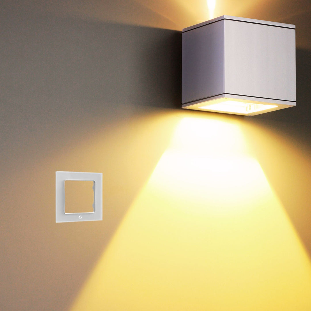 Detalle marco Shelly 1 botón acabado blanco mate compatible Wall Switch