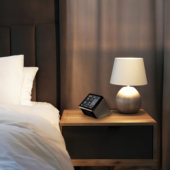 Shelly Wall Display Stand - Blanco o Negro